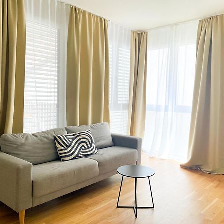Whats-App Self-Check-In - 1Br Apartment, Near Airport,15 Min To Center Відень Номер фото