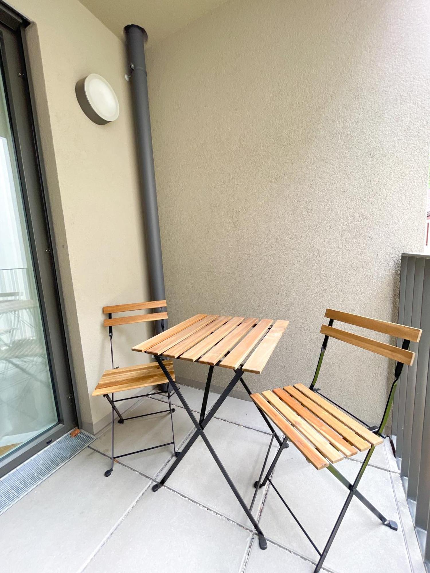Whats-App Self-Check-In - 1Br Apartment, Near Airport,15 Min To Center Відень Номер фото