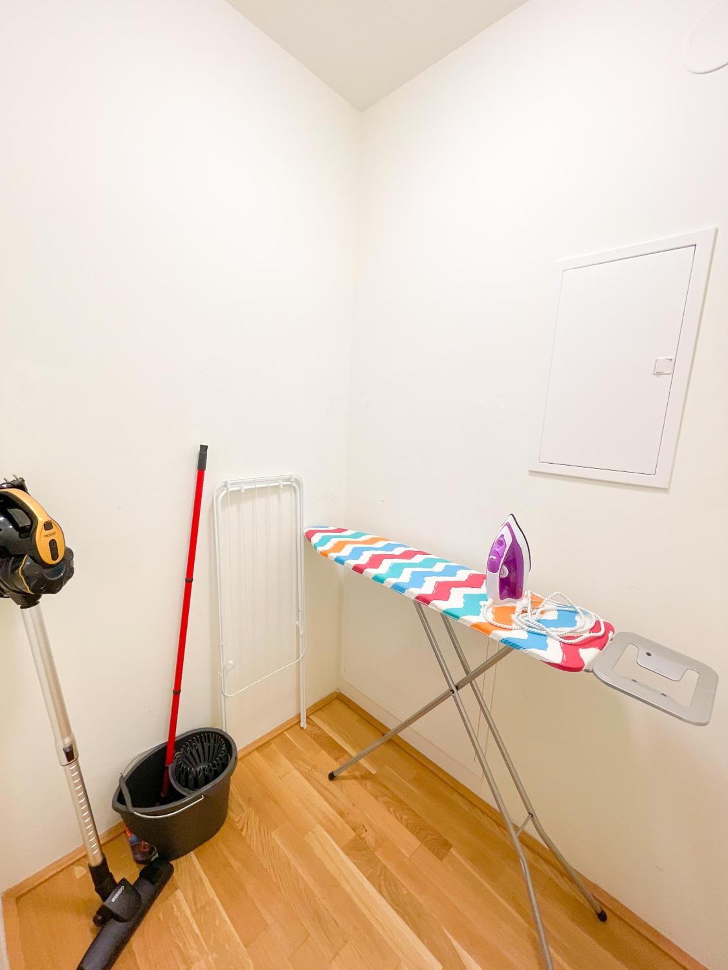 Whats-App Self-Check-In - 1Br Apartment, Near Airport,15 Min To Center Відень Номер фото