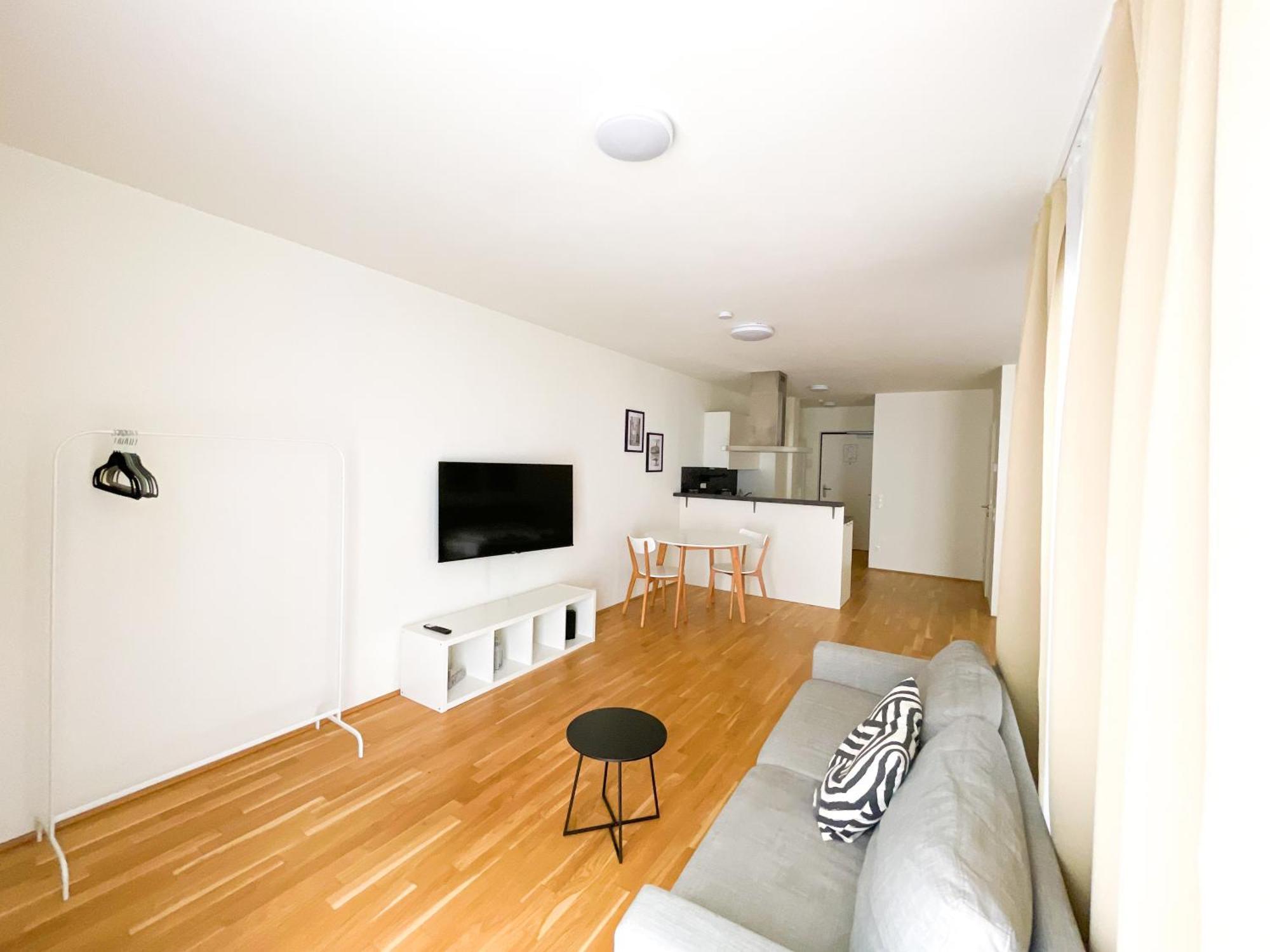 Whats-App Self-Check-In - 1Br Apartment, Near Airport,15 Min To Center Відень Номер фото